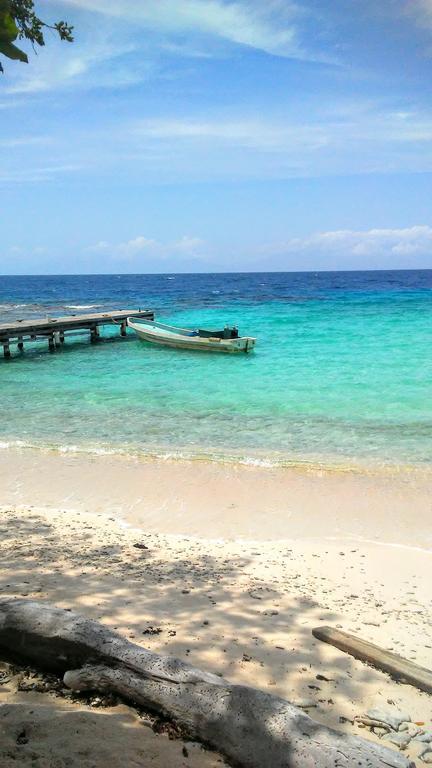 Serenity Beach Cottages Utila Dış mekan fotoğraf