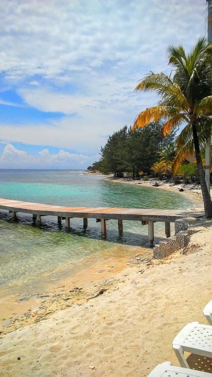 Serenity Beach Cottages Utila Dış mekan fotoğraf